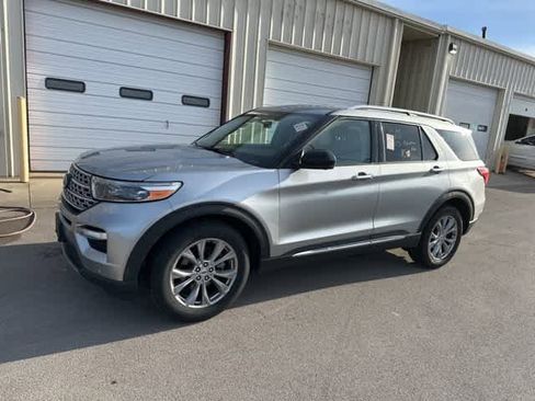 Used 2023 Ford Explorer Limited image 14