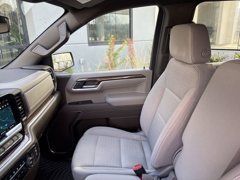 Used 2025 Chevrolet Silverado 1500 LT AWD/4WD image 45