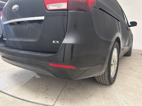 Used 2016 Kia Sedona EX image 22