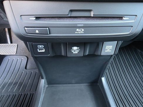 Used 2023 Honda Odyssey Elite image 23