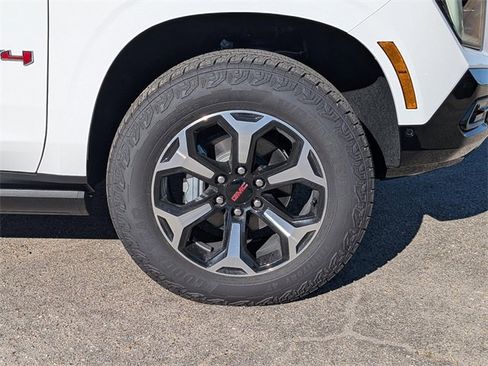New 2026 GMC Yukon AT4 w/ AT4 Premium Plus Package image 12