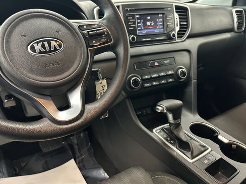 Used 2019 Kia Sportage LX FWD image 11