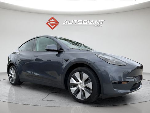Used 2023 Tesla Model Y Long Range AWD/4WD image 10