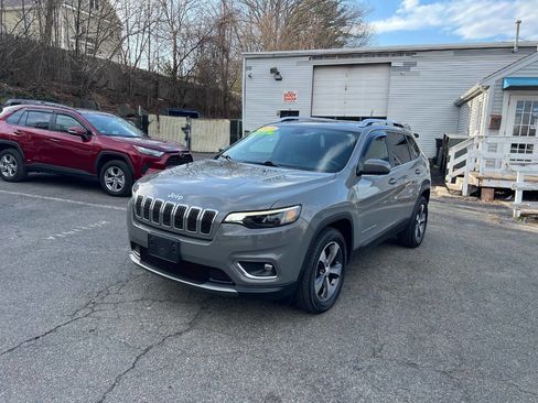 Used 2019 Jeep Cherokee Limited image 10