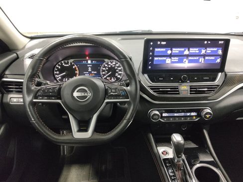 Used 2024 Nissan Altima 2.0 SR FWD image 22