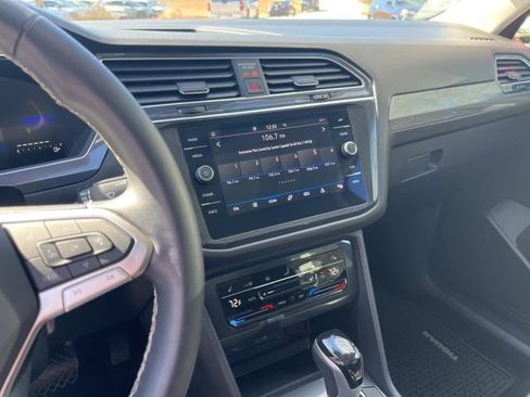 Used 2023 Volkswagen Tiguan SE w/ Panoramic Sunroof Package image 23