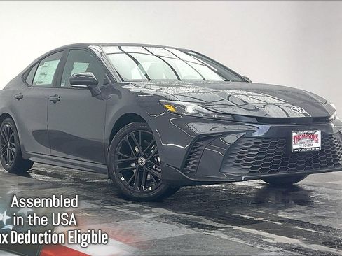 New 2026 Toyota Camry SE FWD image 1