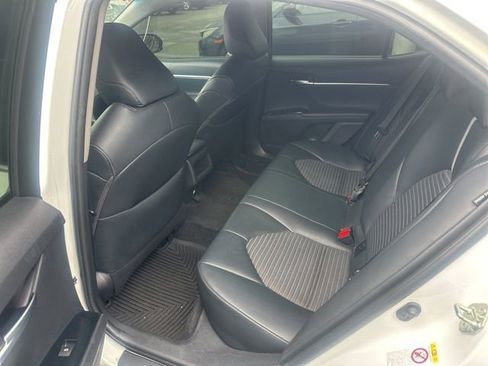 Used 2018 Toyota Camry SE image 11