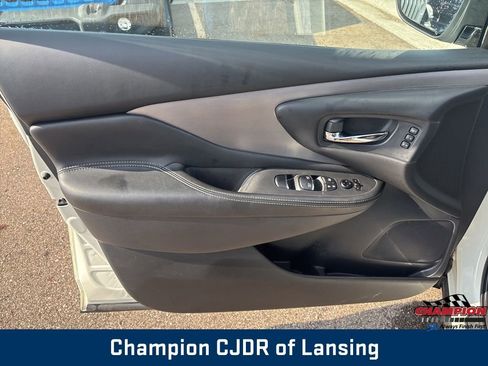 Used 2022 Nissan Murano SL AWD/4WD image 14