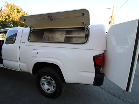 Used 2020 Toyota Tacoma SR image 26