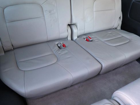 Used 2008 Toyota Land Cruiser image 38