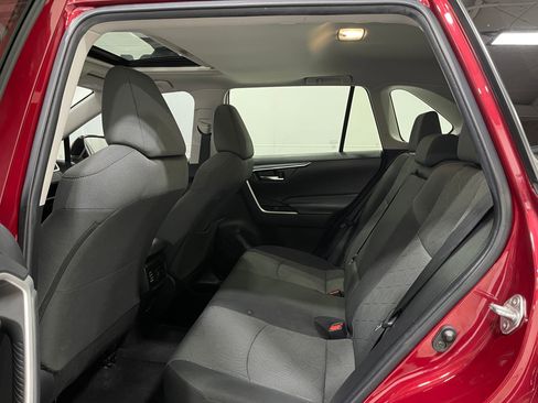 Used 2022 Toyota RAV4 XLE image 29