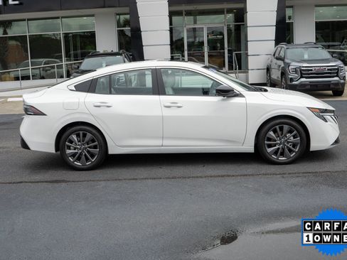 Used 2026 Nissan Sentra SL w/ Floor Mat Package FWD image 2