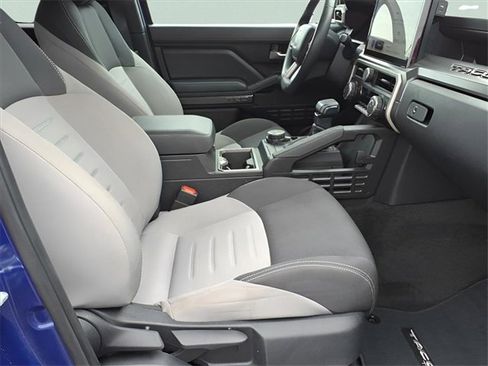 Used 2024 Toyota Tacoma TRD Sport image 19