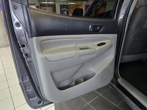 Used 2015 Toyota Tacoma 4x4 Double Cab w/ TRD Off-Road Package image 10