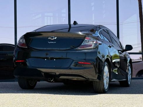 Used 2018 Chevrolet Volt Premier w/ Driver Confidence Package FWD image 11