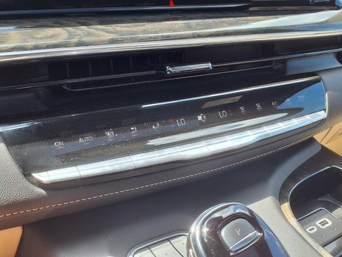 Used 2024 Cadillac Escalade Premium Luxury w/ LPO, Floor Liner Package AWD/4WD image 28