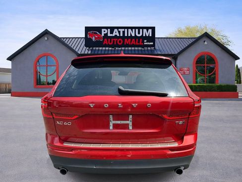 Used 2021 Volvo XC60 T5 Momentum AWD/4WD image 4