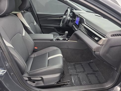 Used 2025 Toyota Camry SE FWD image 27
