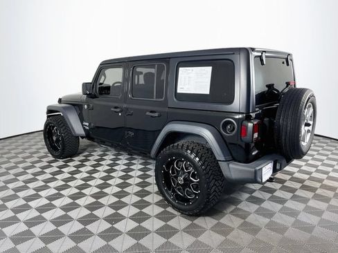 Used 2018 Jeep Wrangler Unlimited Sport S AWD/4WD image 6