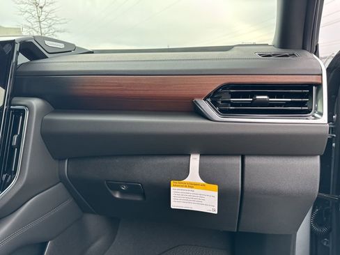 New 2026 GMC Yukon XL Denali image 23