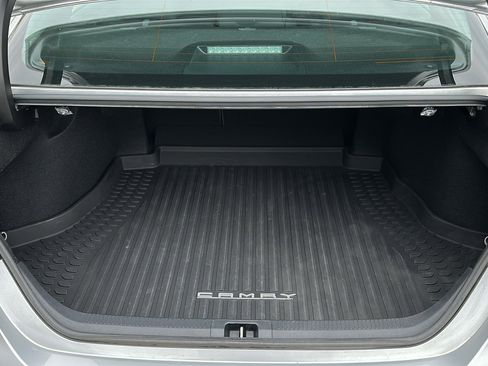 Used 2020 Toyota Camry XSE image 6