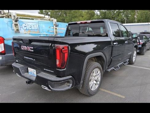 Used 2025 GMC Sierra 1500 Denali w/ Technology Package AWD/4WD image 9