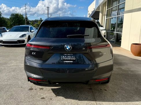 Used 2024 BMW iX xDrive50 AWD/4WD image 4