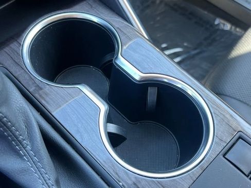 Used 2023 Toyota Highlander Limited image 39