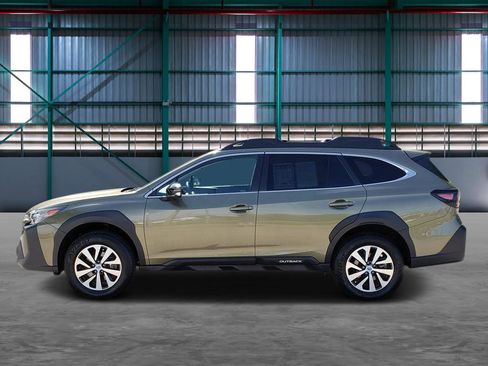Used 2024 Subaru Outback Premium AWD/4WD image 2