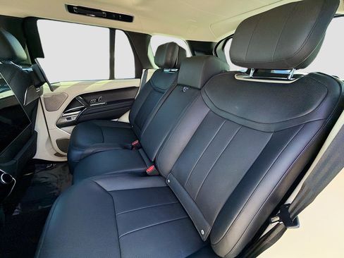 Used 2024 Land Rover Range Rover Autobiography AWD/4WD image 22