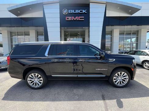 Used 2023 GMC Yukon XL Denali AWD/4WD image 2