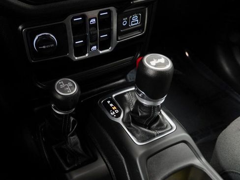 Used 2024 Jeep Wrangler Unlimited w/ Convenience Group image 35