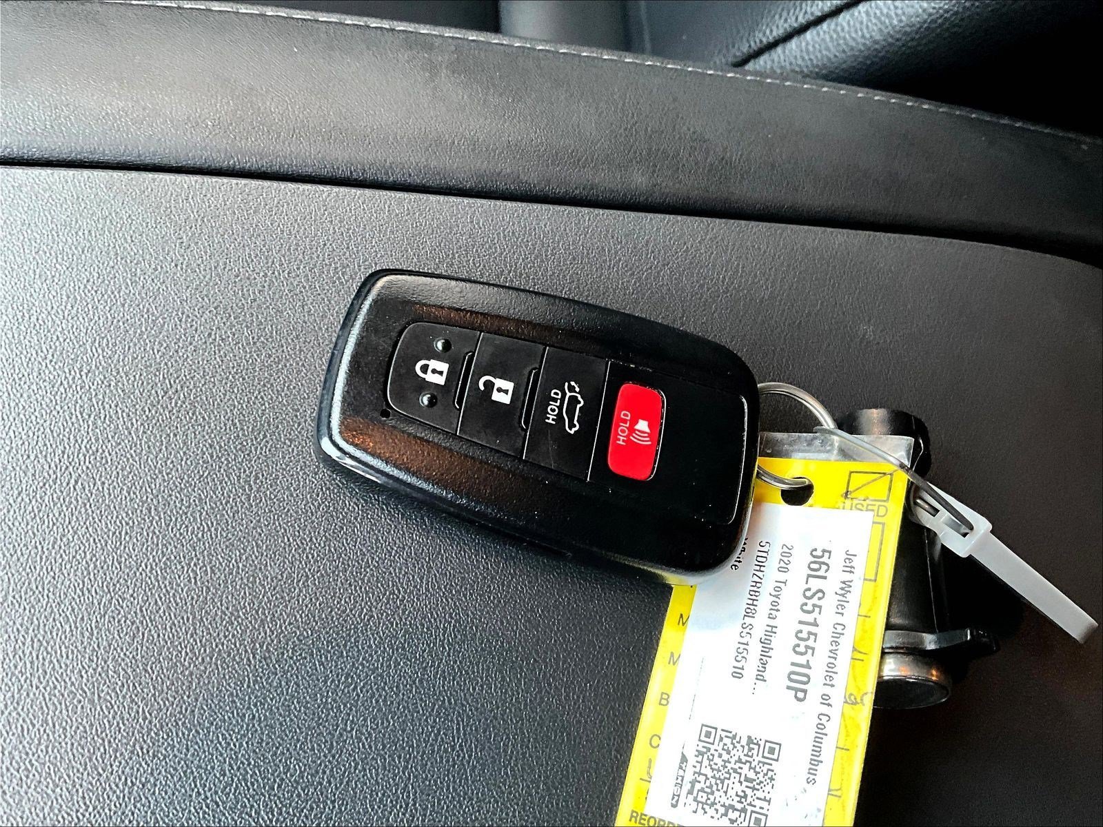 Used 2020 Toyota Highlander XLE AWD/4WD image 36