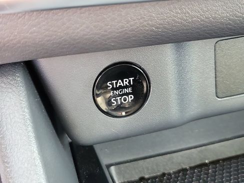 Certified 2026 Nissan Rogue SV FWD image 29