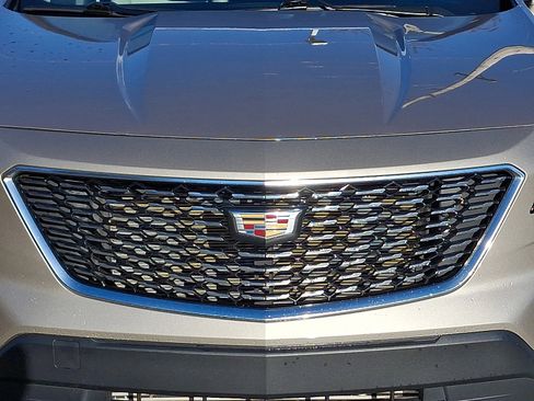 Certified 2023 Cadillac XT4 Luxury w/ Cold Weather Package image 9