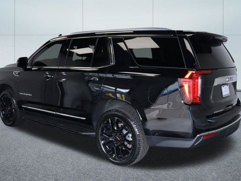 Used 2022 GMC Yukon SLT w/ SLT Luxury Package AWD/4WD image 3