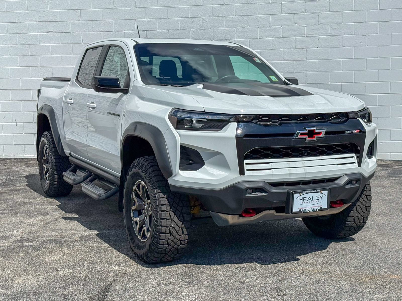 Certified 2024 Chevrolet Colorado ZR2 w/ ZR2 Convenience Package III AWD/4WD image 1