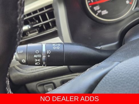 Used 2023 GMC Acadia SLT w/ Preferred Package image 31