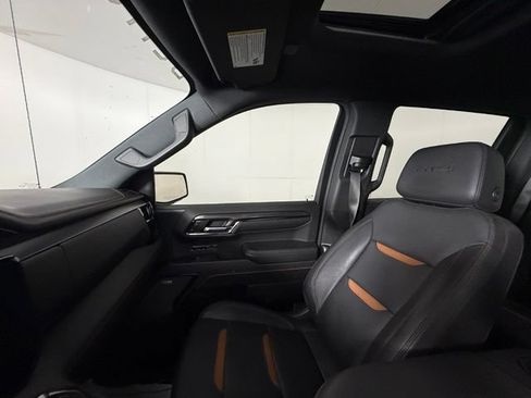 Used 2024 GMC Sierra 1500 AT4 w/ Technology Package AWD/4WD image 15