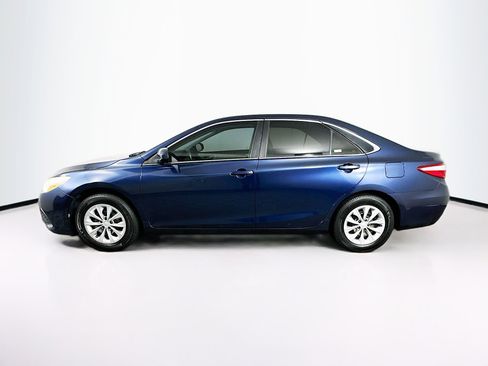 Used 2015 Toyota Camry LE FWD image 4