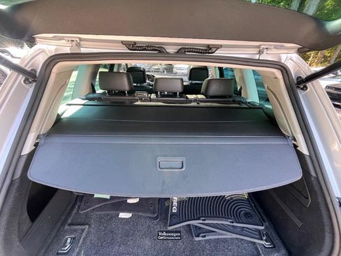 Used 2013 Volkswagen Touareg Executive AWD/4WD image 37