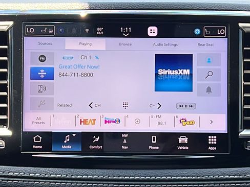 Used 2024 Chrysler Pacifica Limited w/ Uconnect Theater Family Group FWD image 16
