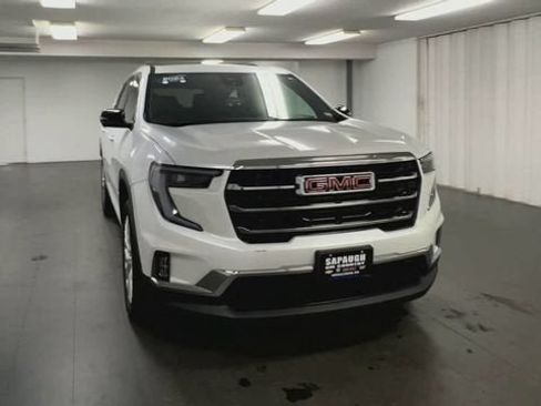 Used 2024 GMC Acadia Elevation AWD/4WD image 3