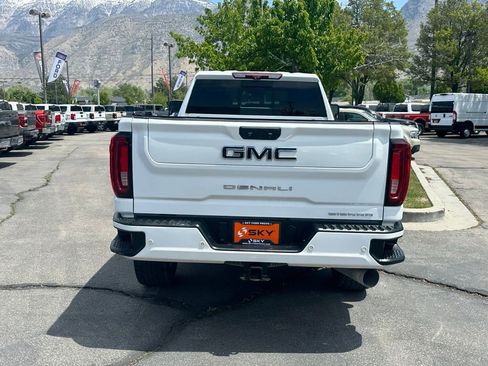 Used 2022 GMC Sierra 3500 Denali w/ Denali Ultimate Package AWD/4WD image 6