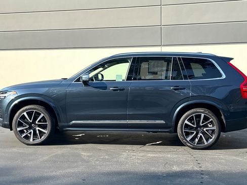 New 2025 Volvo XC90 B6 Plus w/ Protection Package Premier image 7