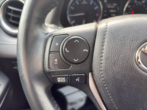 Used 2016 Toyota RAV4 XLE AWD/4WD image 19