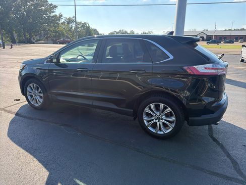 Used 2019 Ford Edge Titanium FWD image 3
