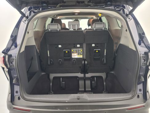Used 2024 Toyota Sienna XLE image 17