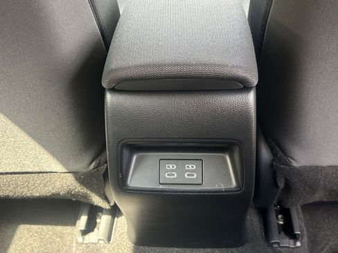 Used 2025 Toyota Corolla LE image 25